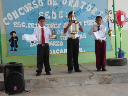 tercero, primero y segundo lugar del concurso de oratoria 2011-2012